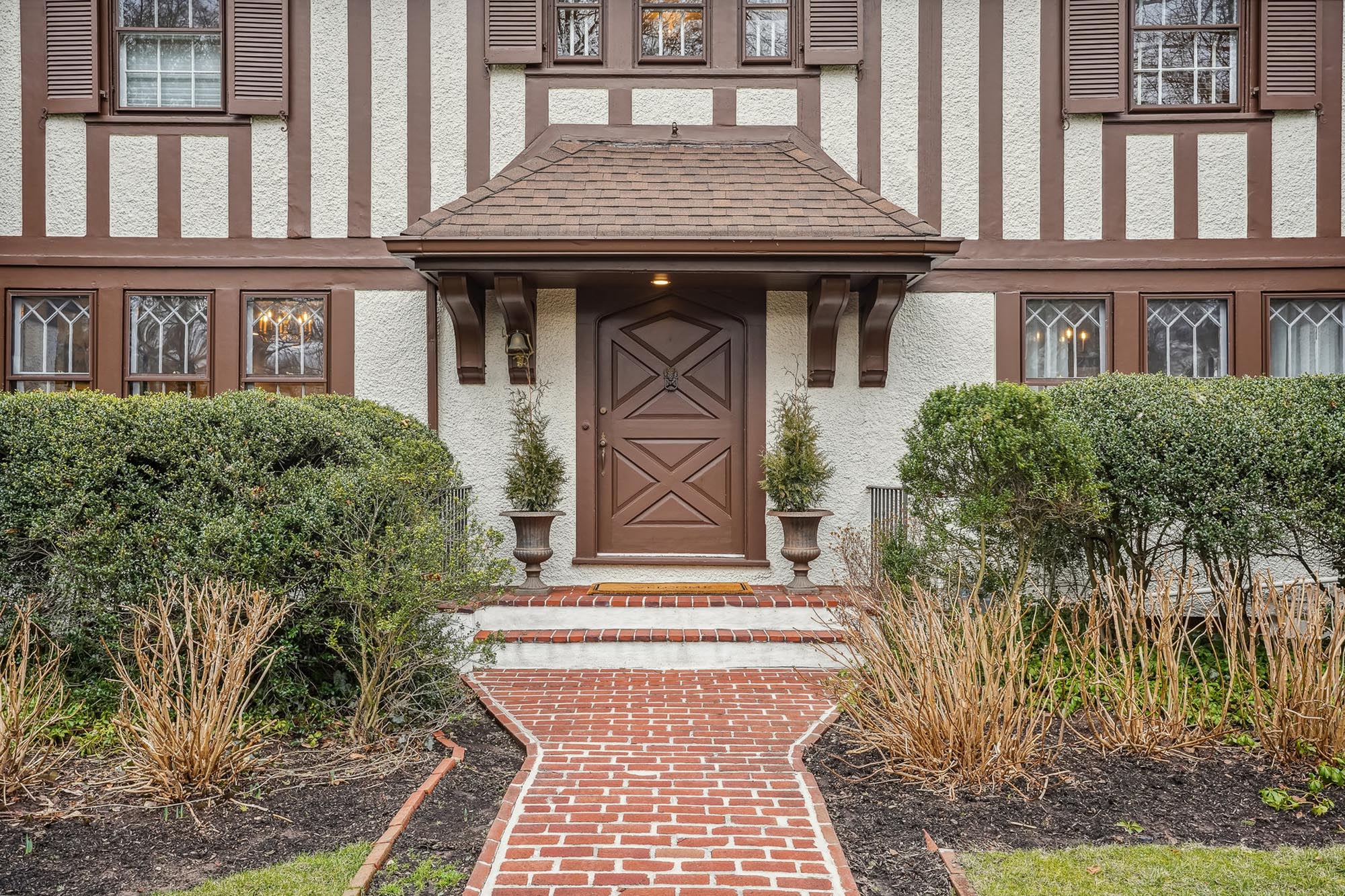 16 West Rd Short Hills NJ Front Door close up