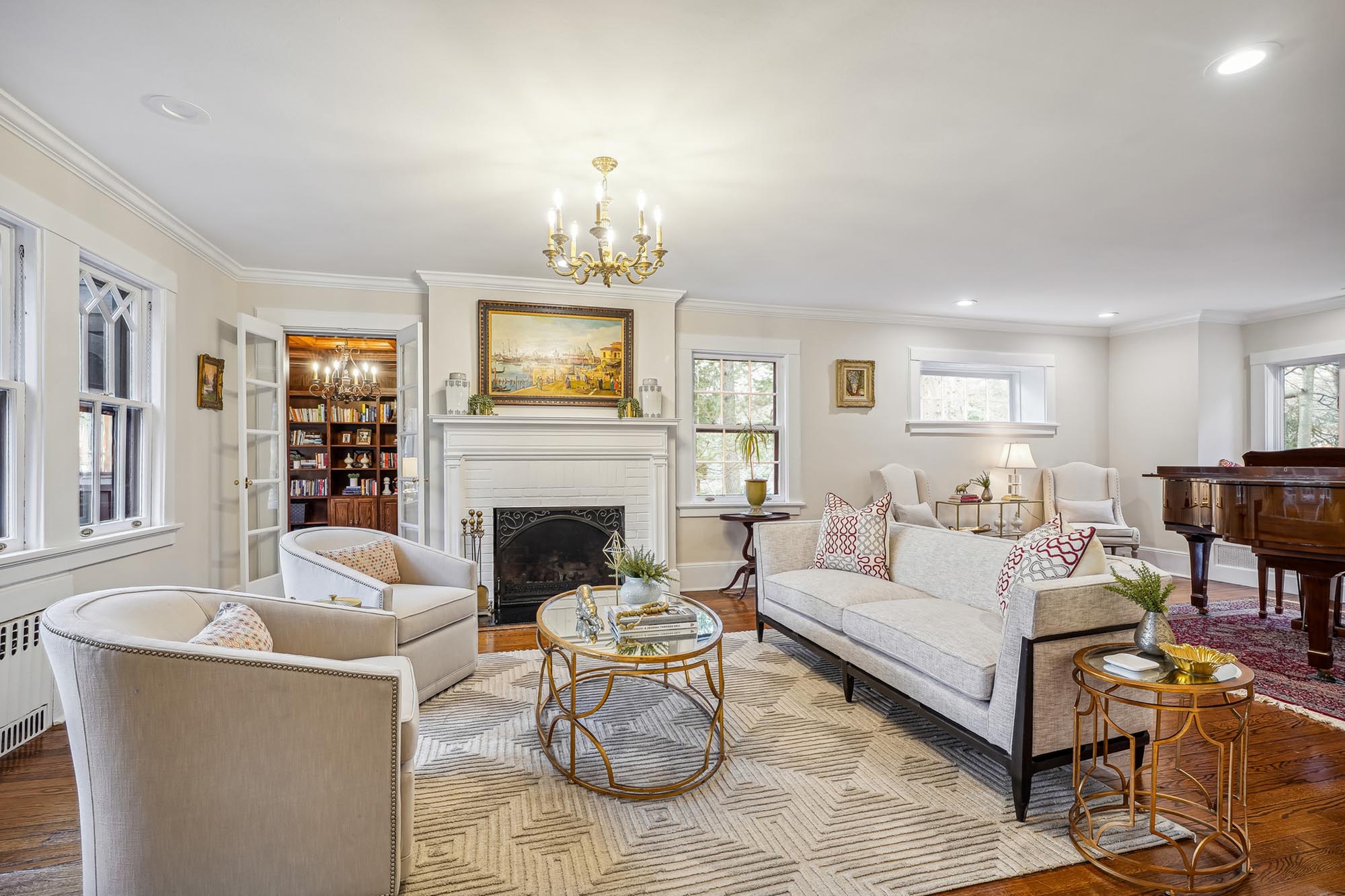 16 West Road, Short Hills Living room from hall