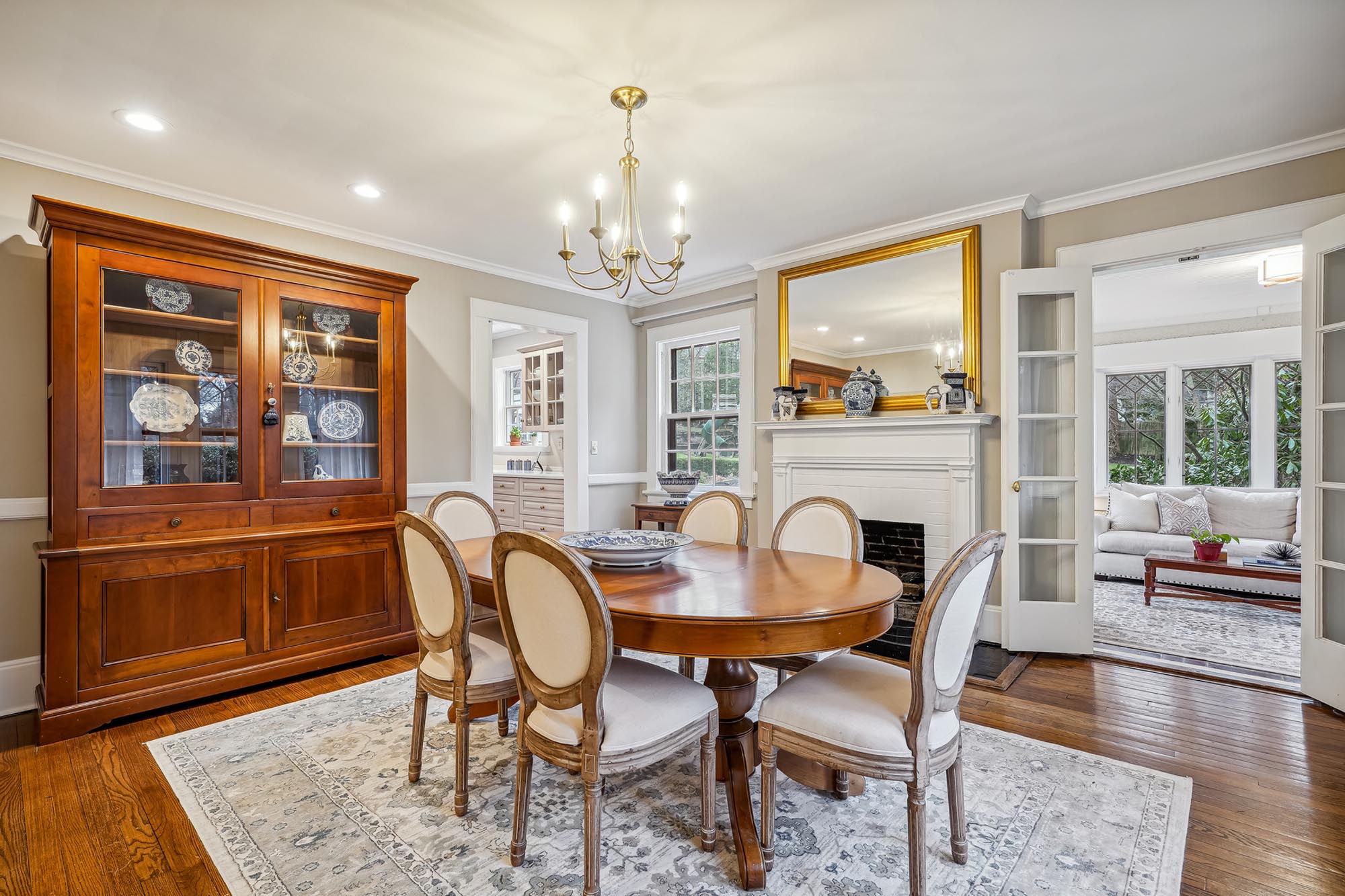 16 West Road, Short Hills Dining room from hall