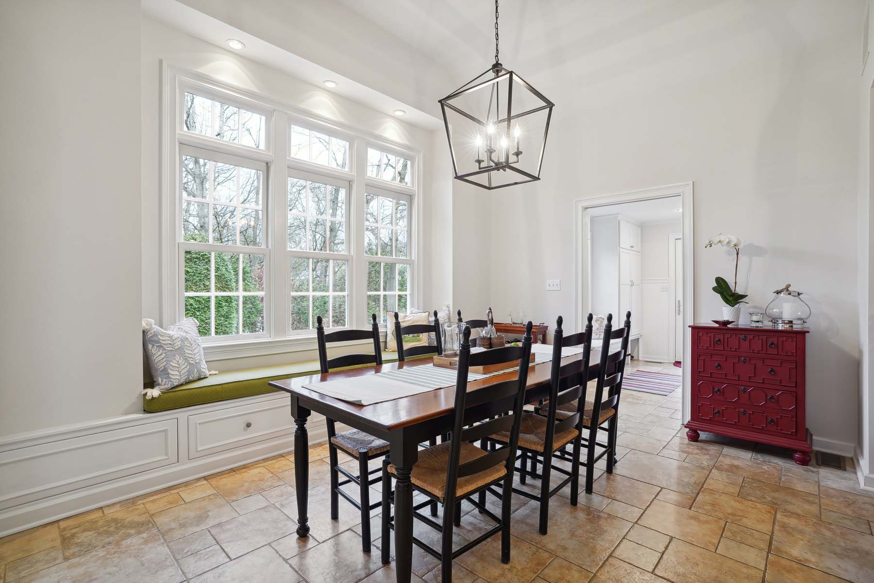 37 Coniston Road, Short Hills Breakfast room to mudroom