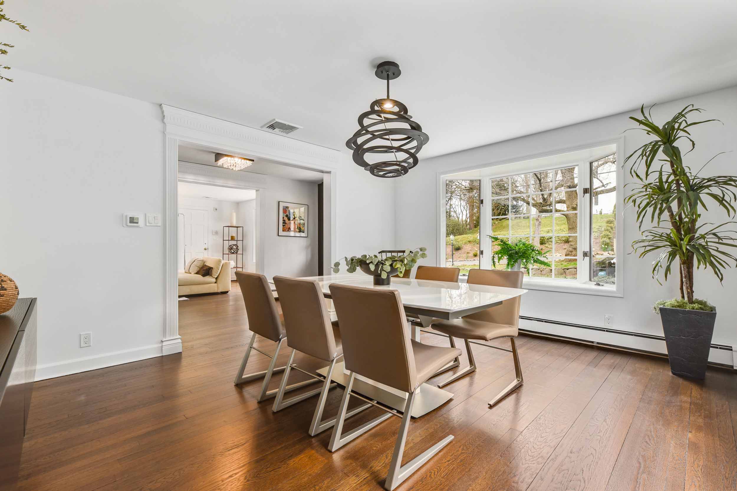 20 Ridge Terrace, Short Hills Dining room from kitchen