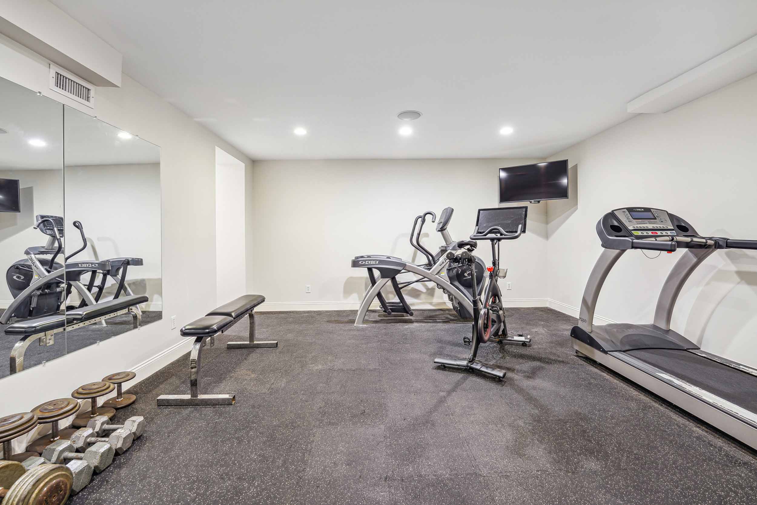 86 Knollwood Road, Short Hills Exercise room