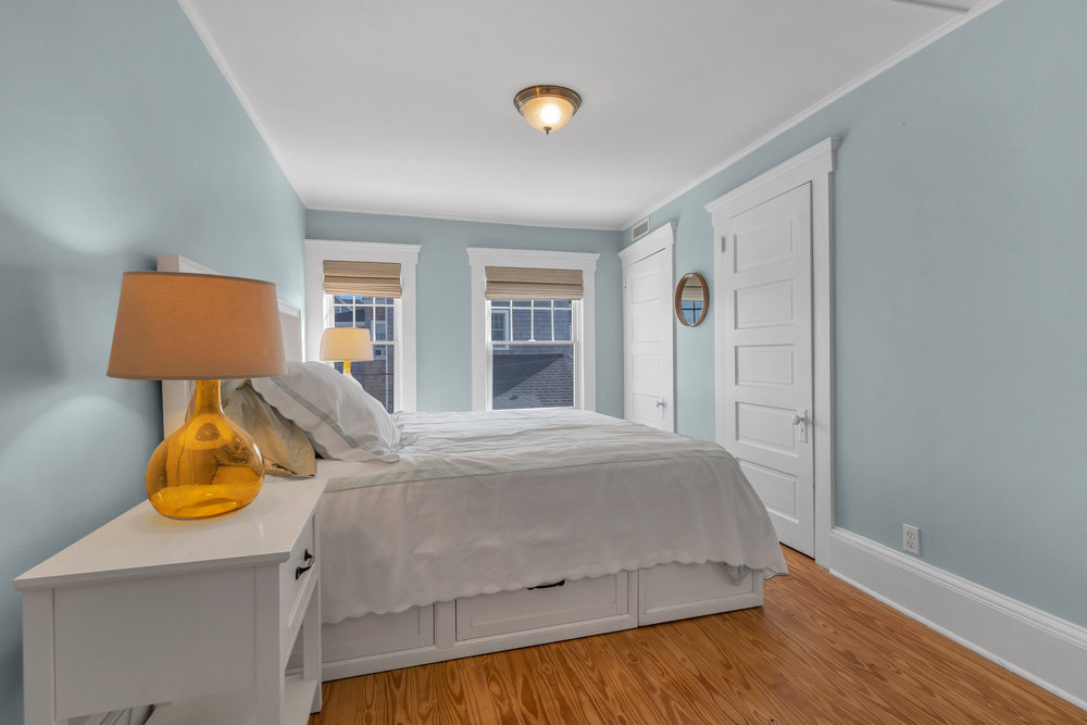 521 East Avenue, Bay Head NJ - 2nd Floor Bedroom KING