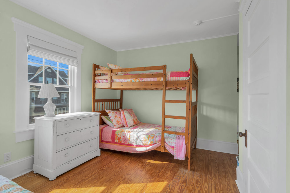 521 East Avenue, Bay Head NJ - 2nd Floor Bedroom Twins3