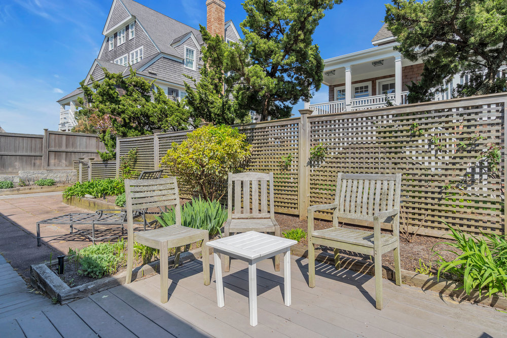 521 East Avenue, Bay Head NJ - Patio chairs