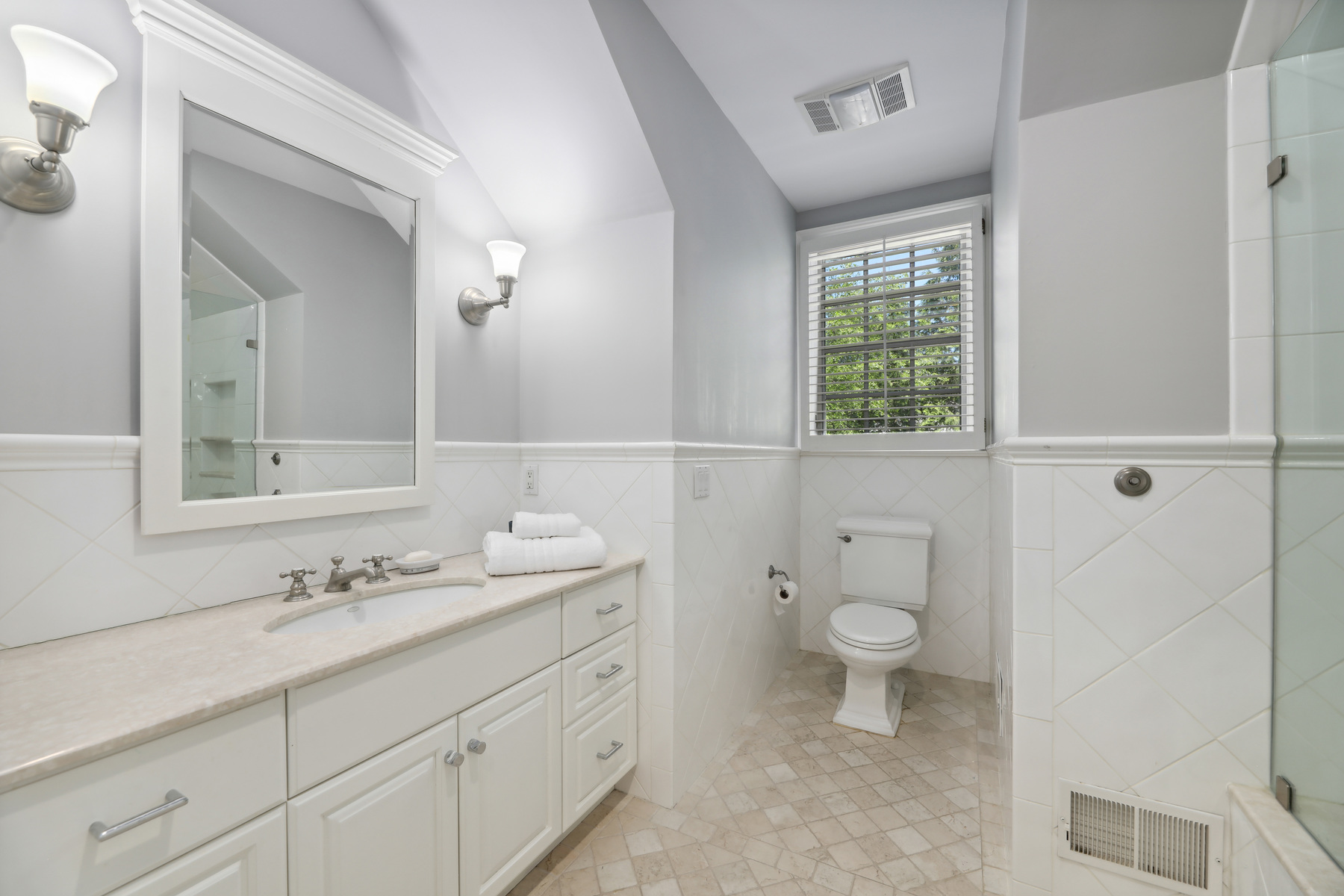 200 Highland Ave, Short Hills NJ - Full Bath4