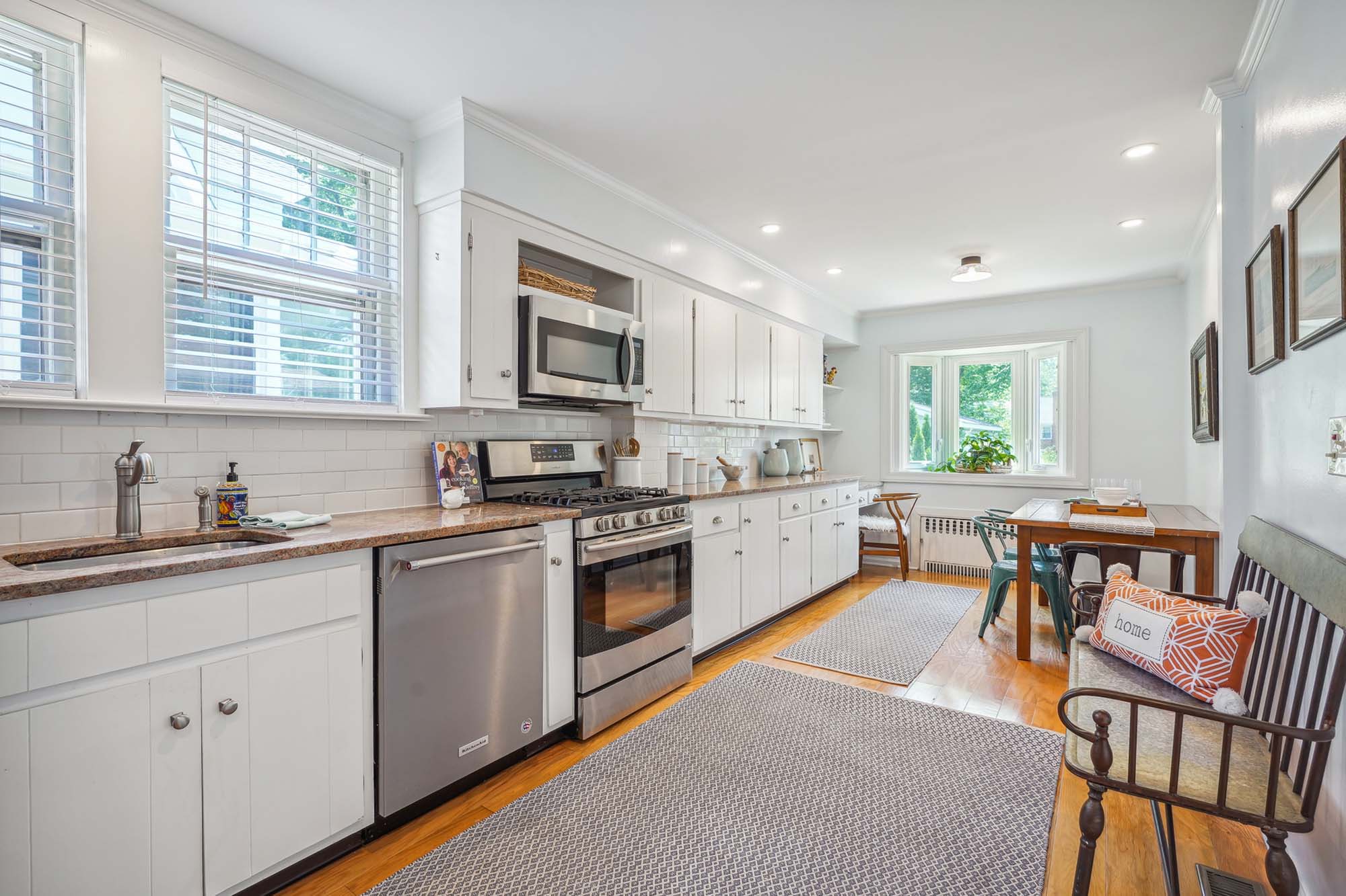 92 Oakview Ave Maplewood - kitchen