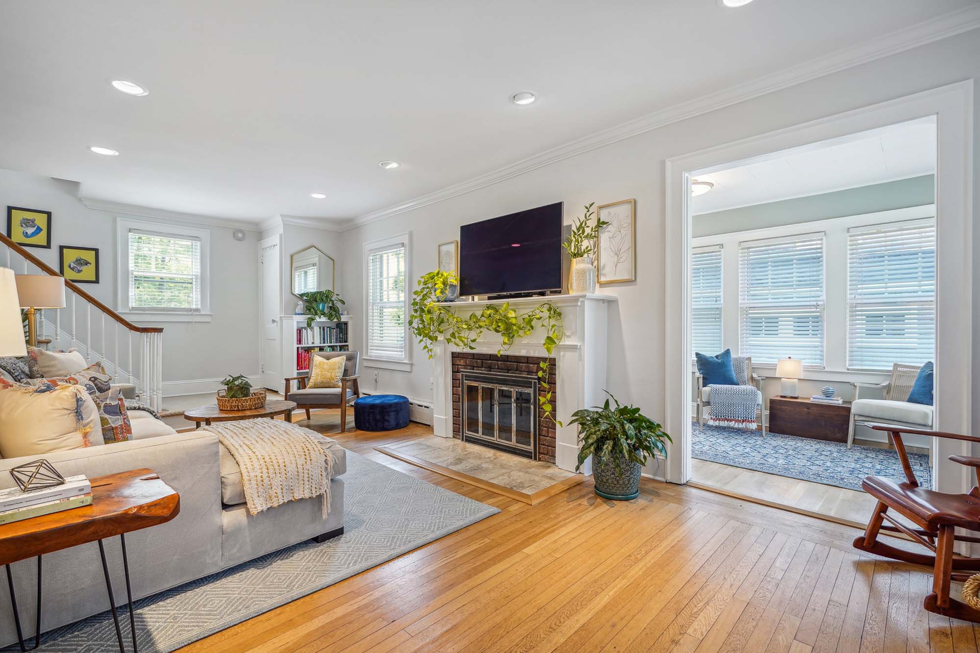 92 Oakview Ave Maplewood - livingroom to sunroom