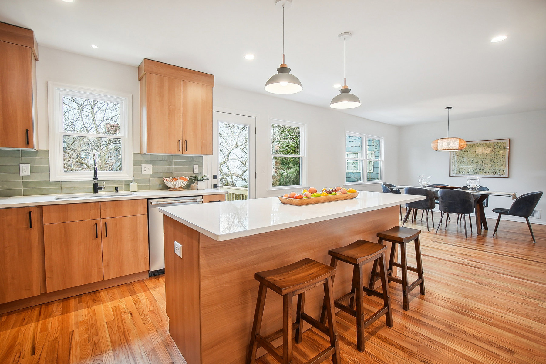 75 Ralston, So Orange - Kitchen Island