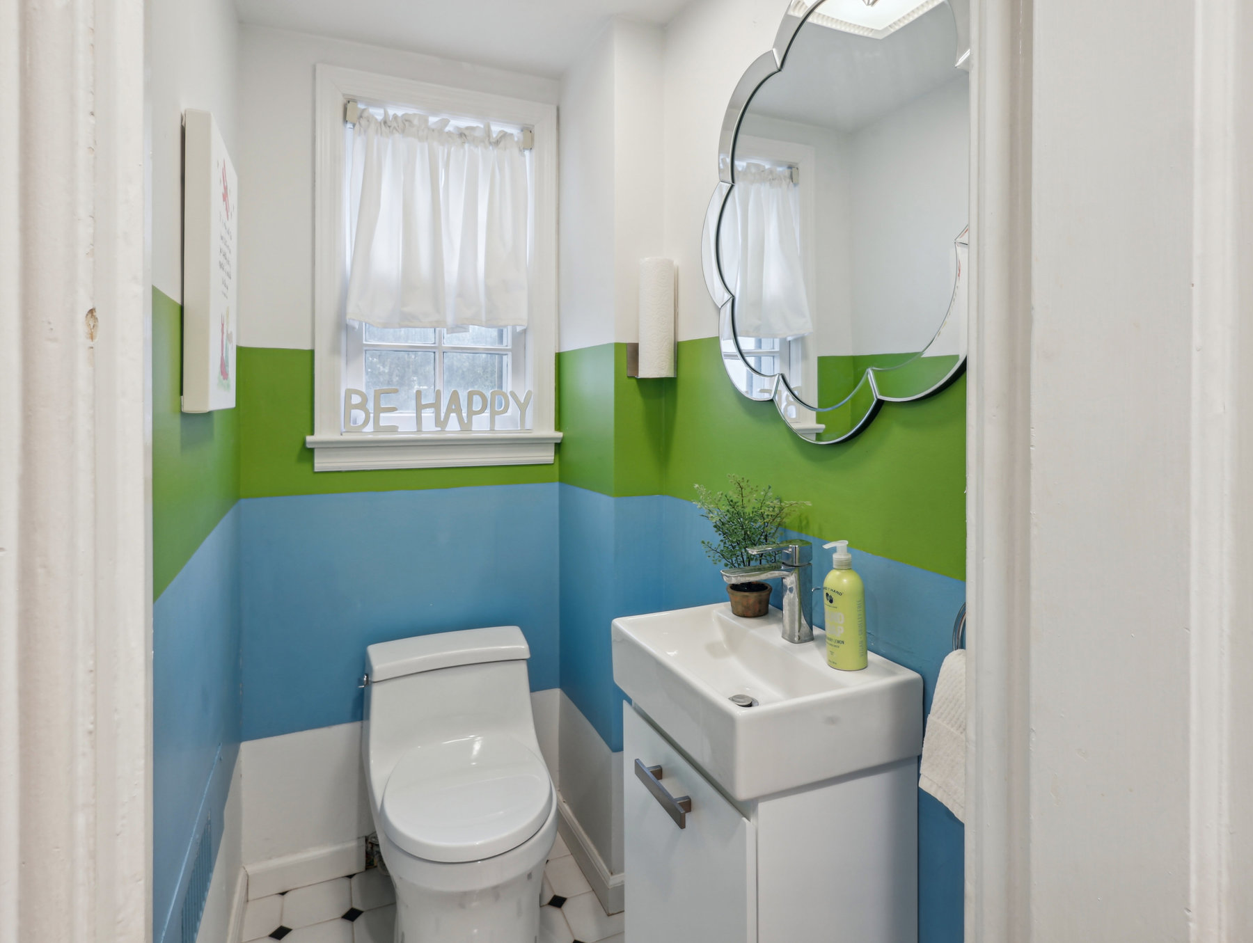 20 Oak Hill Road, Short Hills - Powder Room