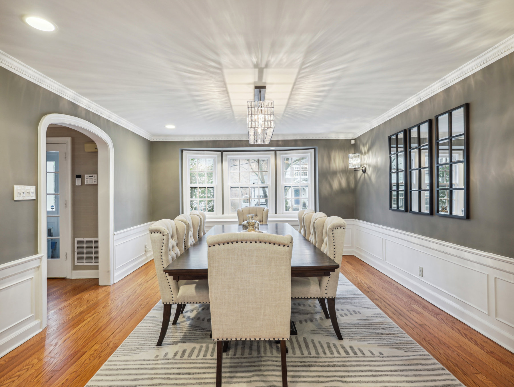 20 Oak Hill Road, Short Hills - Dining Room from Kitchen