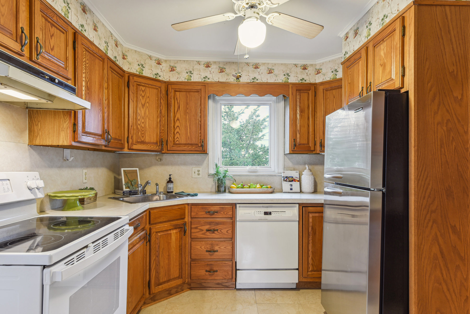 29 Baltusrol Way, Short Hills - Kitchen from Dining Room