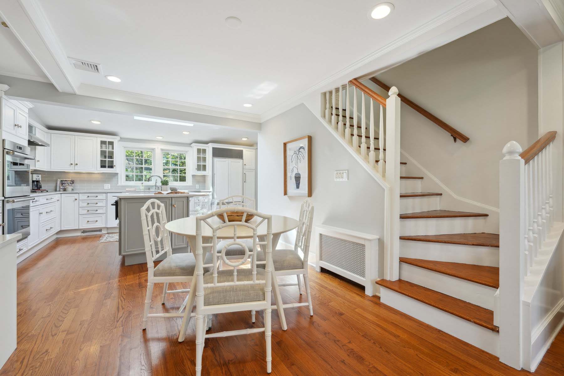 28 Hawthorne Road, SH - Kitchen Table