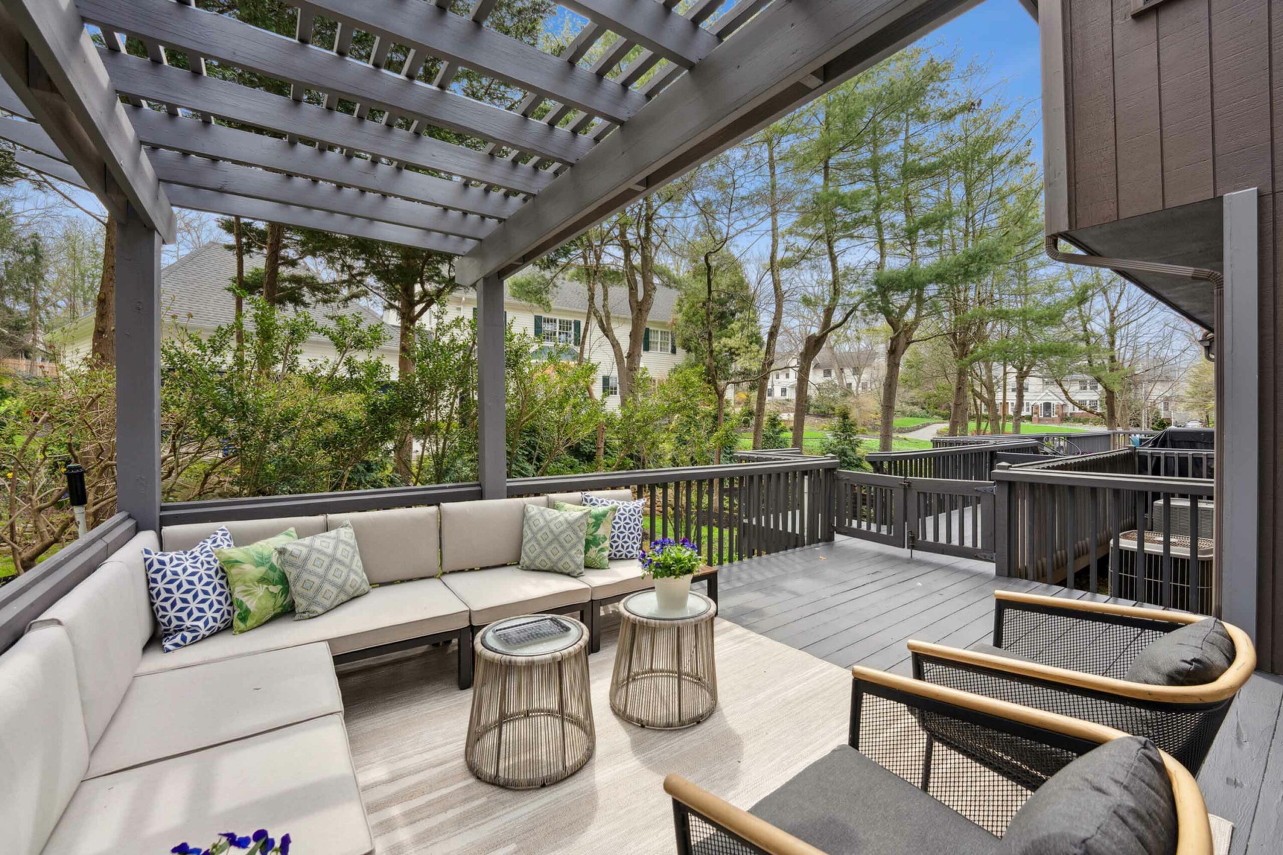 10 Beacon Road, Short Hills - Deck pergola and sofa