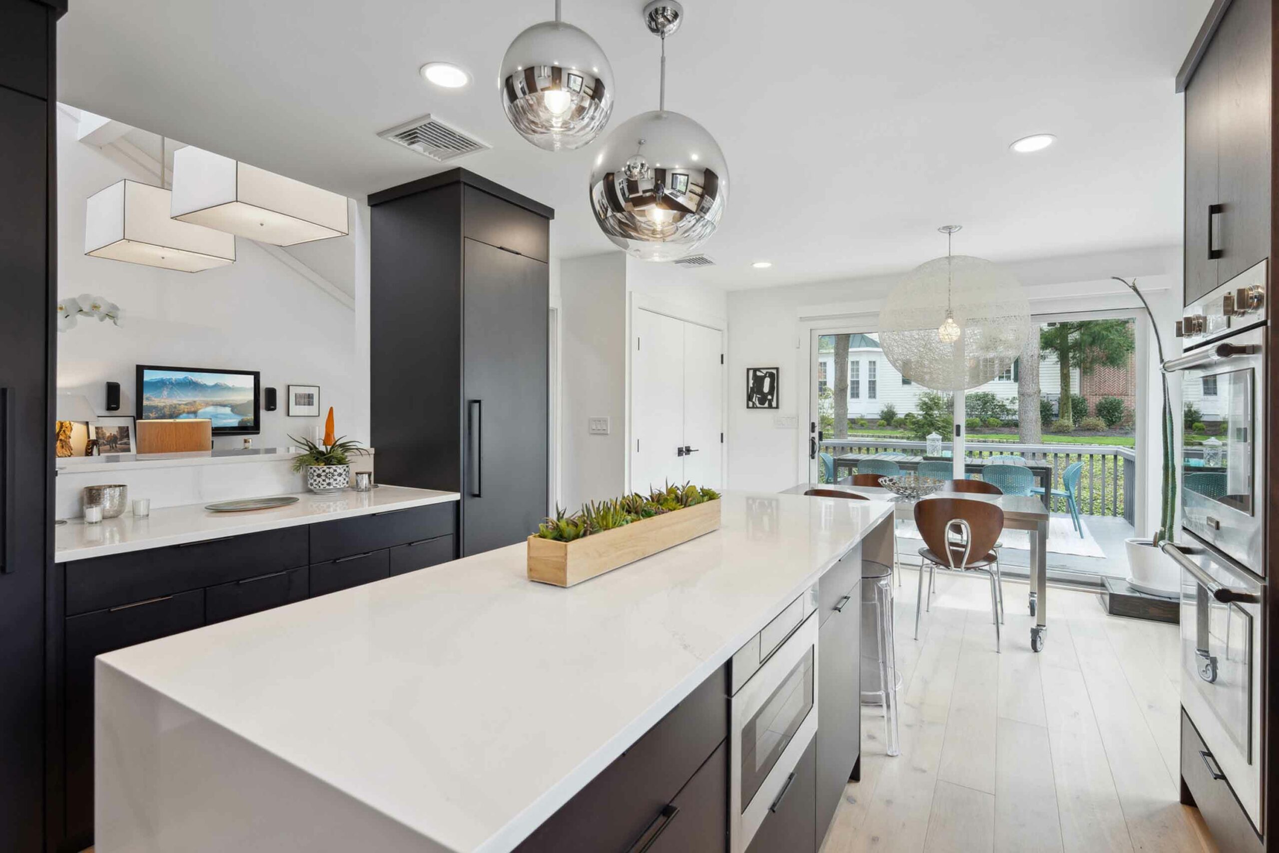 10 Beacon Road, Short Hills - kitchen out to deck