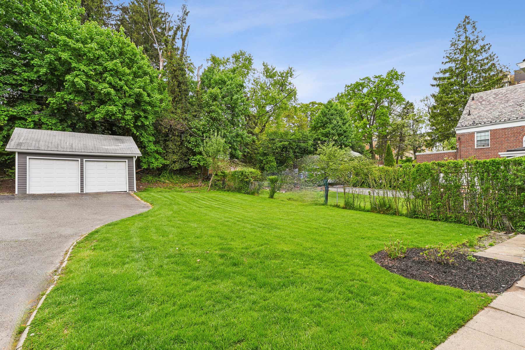 653 Hamilton Road, South Orange backyard