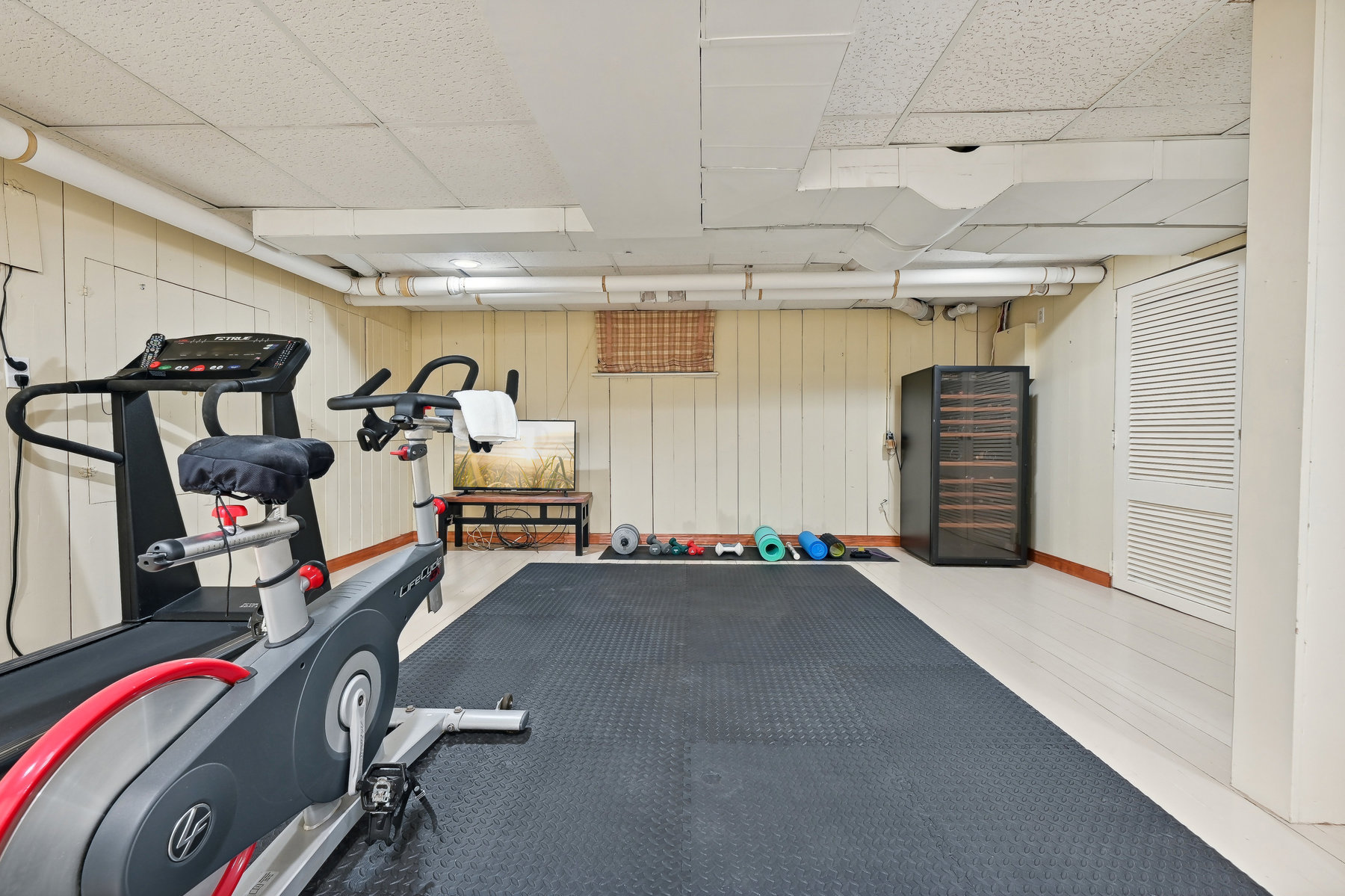 120 Knollwood Road, Short Hills Exercise Room