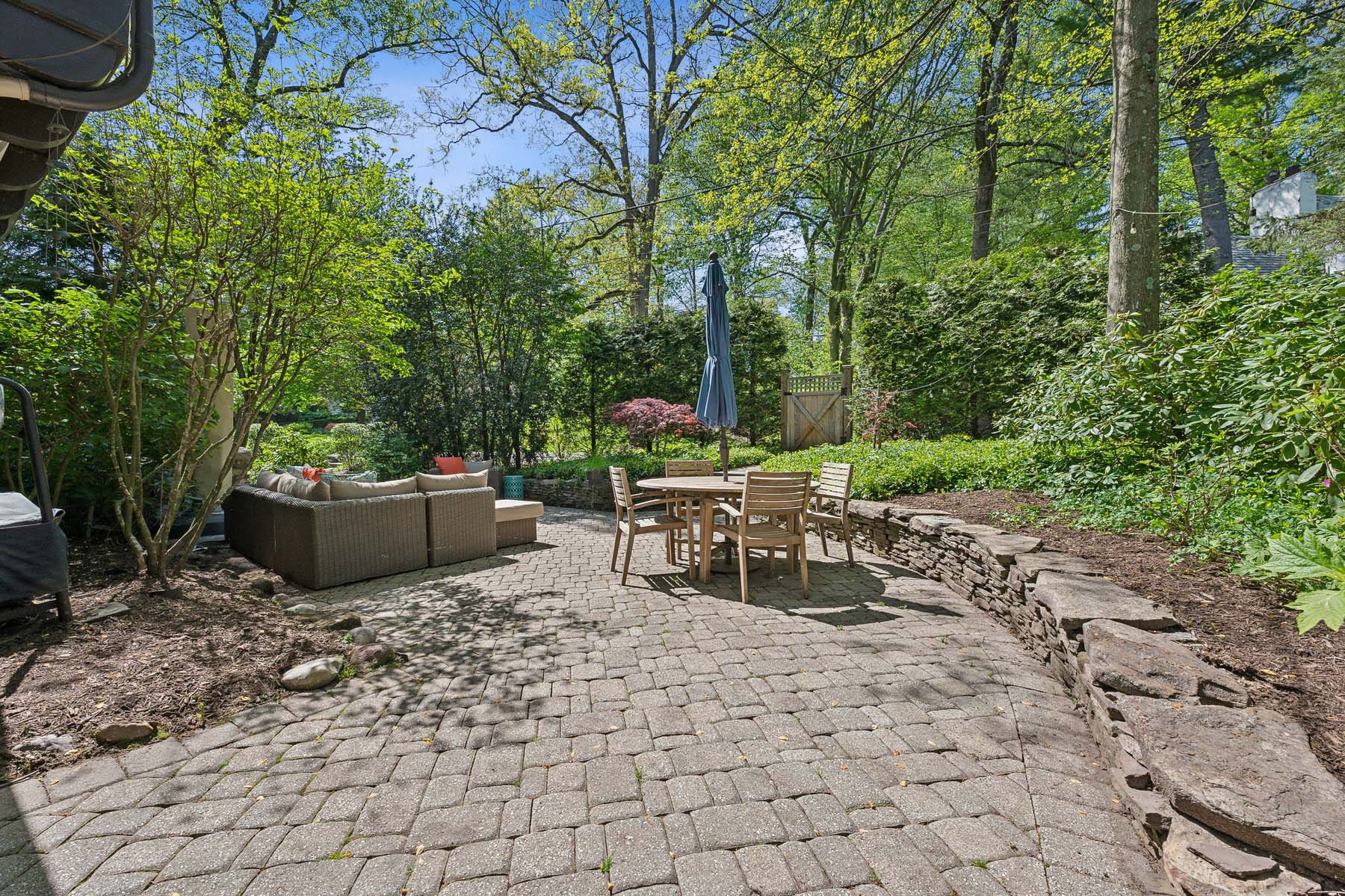 36 Sherwood Road, Short Hills - Back Patio Day