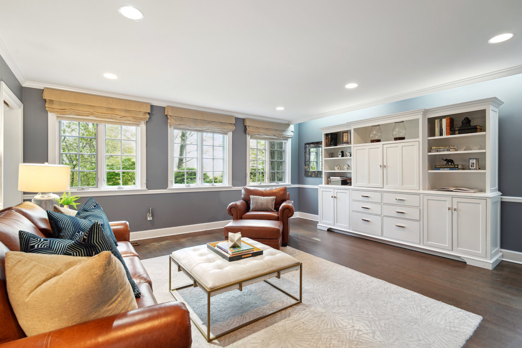 274 Forest Drive South - Living Room