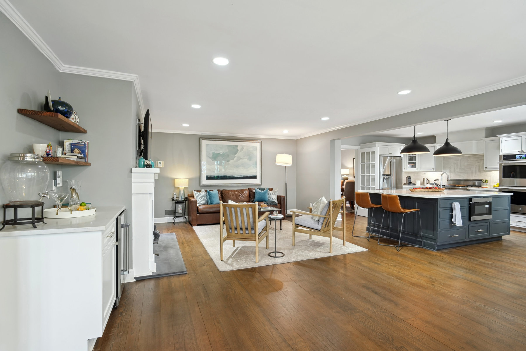 274 Forest Drive South - Open Concept family breakfast kitchen