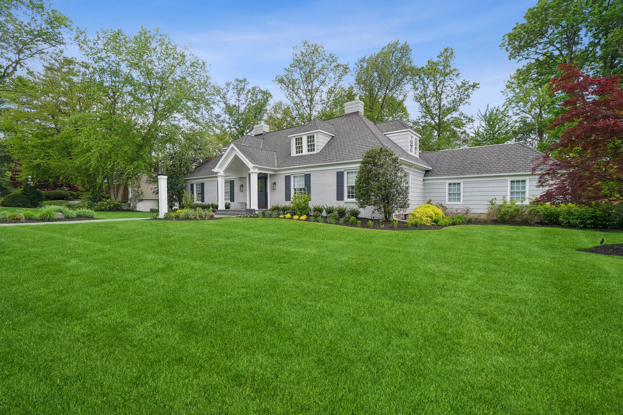 11 Oswego Lane, Short Hills - Front Lawn