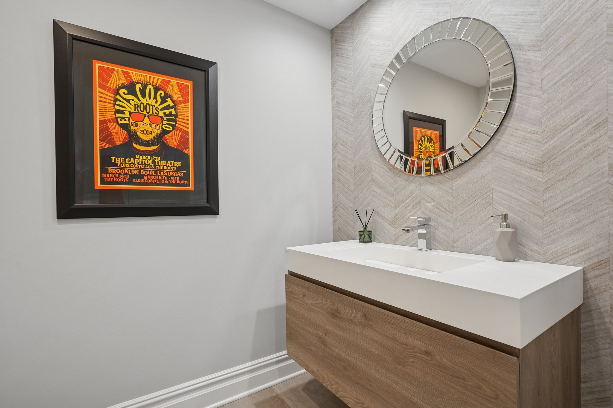 11 Oswego Lane, Short Hills - Powder Room