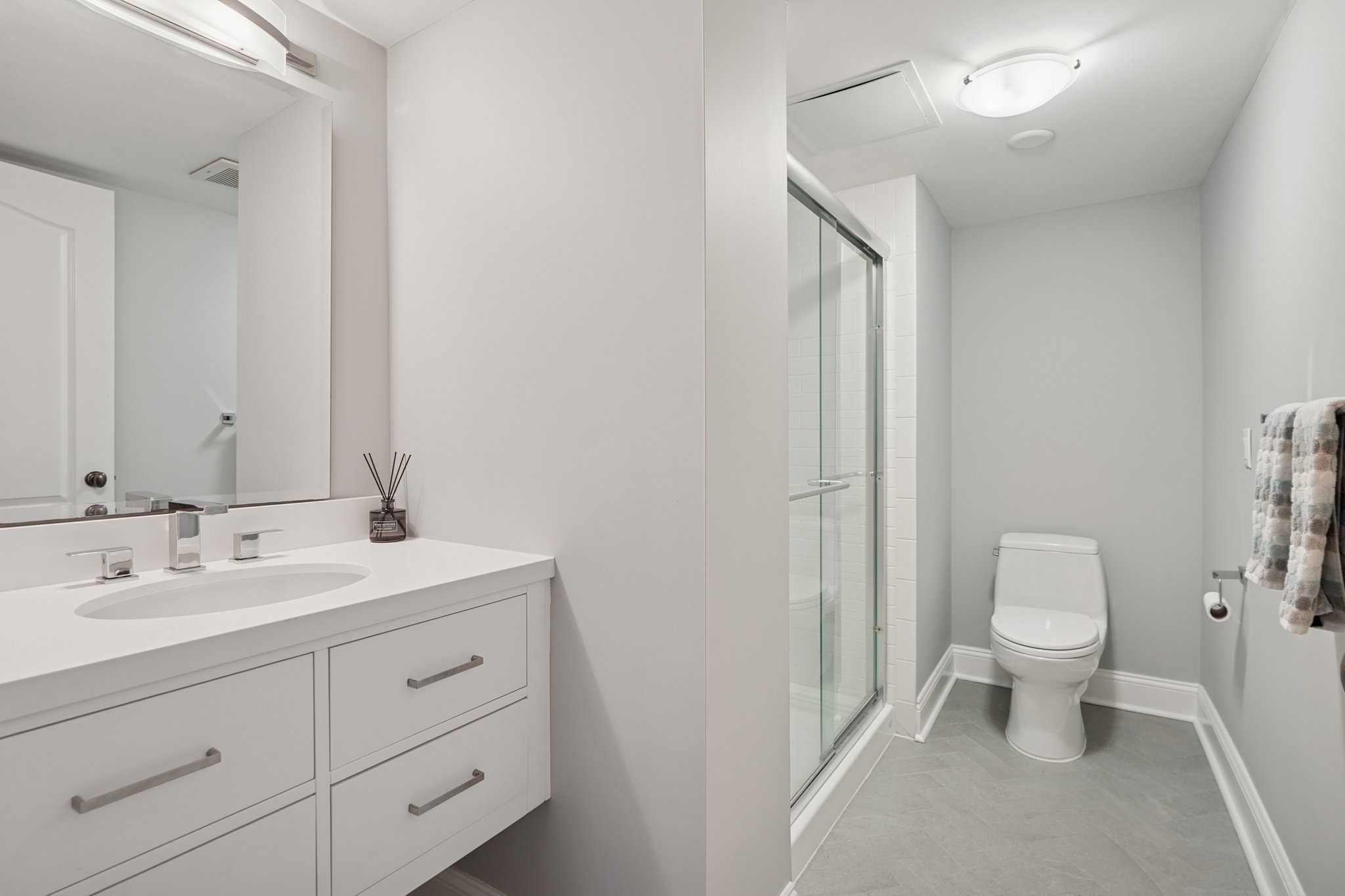 11 Oswego Lane, Short Hills - Bath