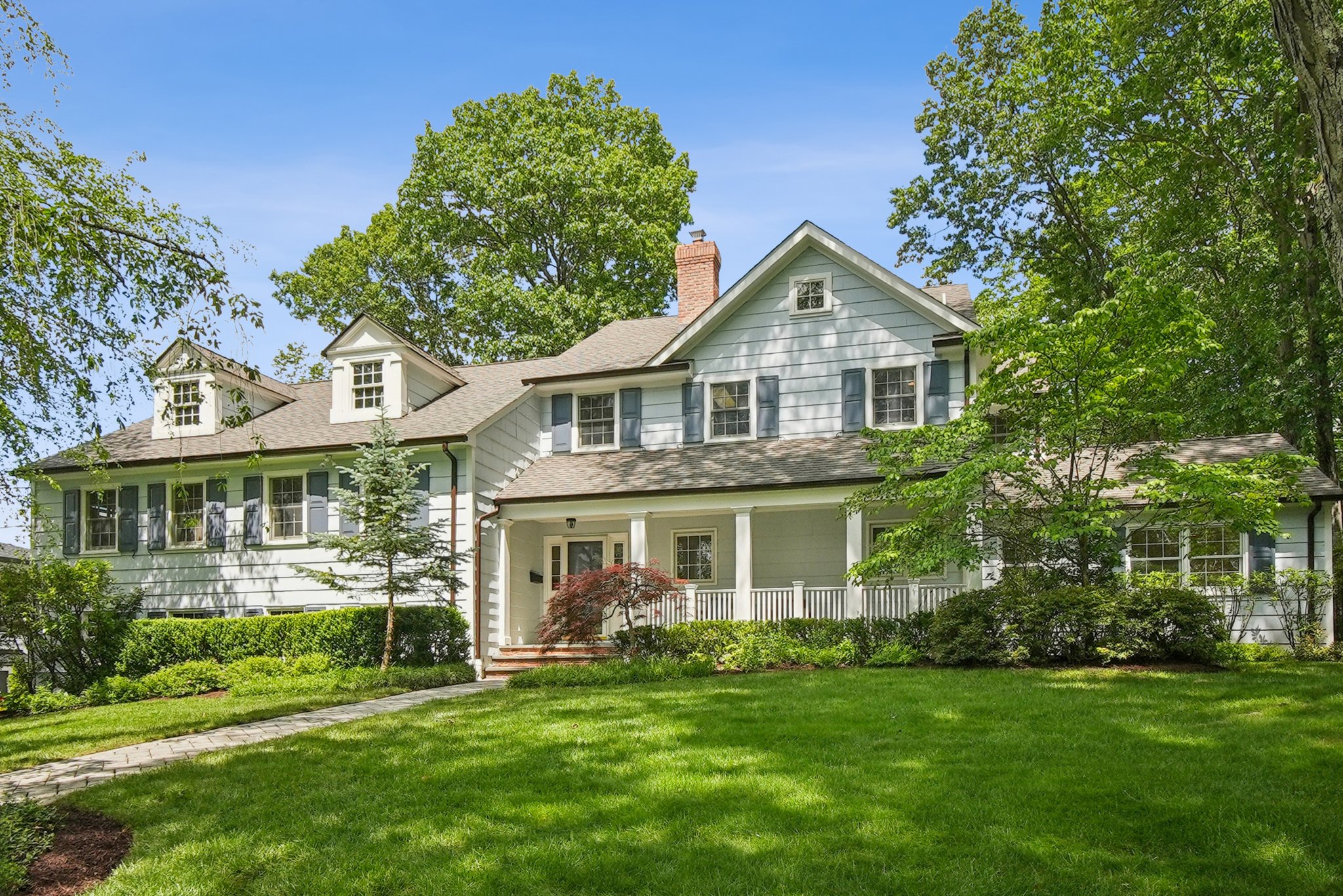 5 Barry Lane, Short Hills - Front of House