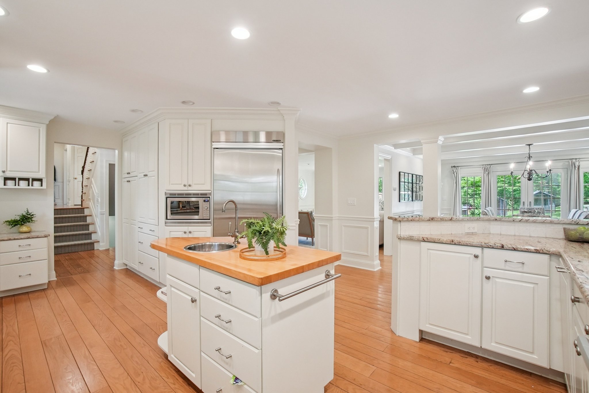 5 Barry Lane, Short Hills - Kitchen