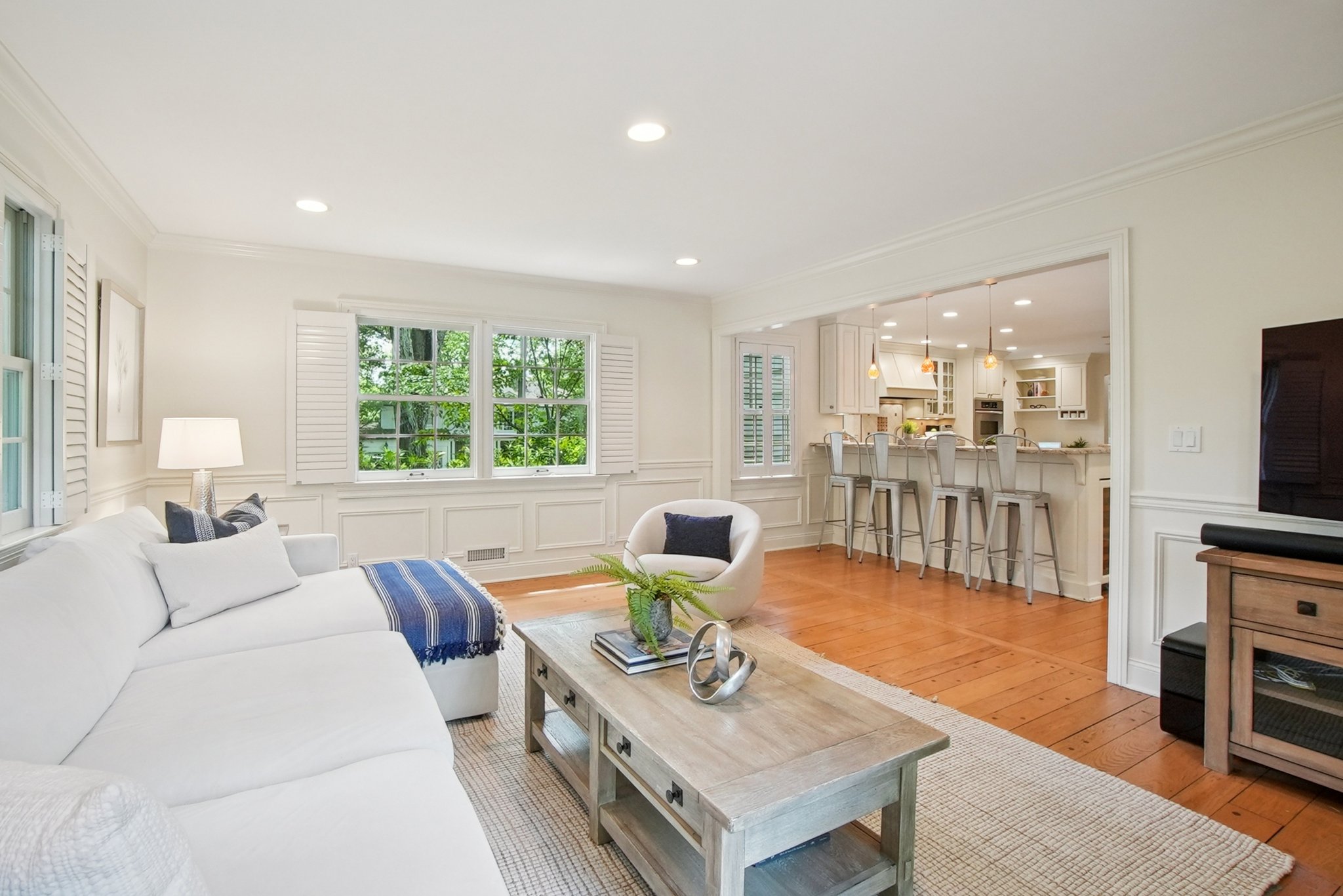 5 Barry Lane, Short Hills - Family Room