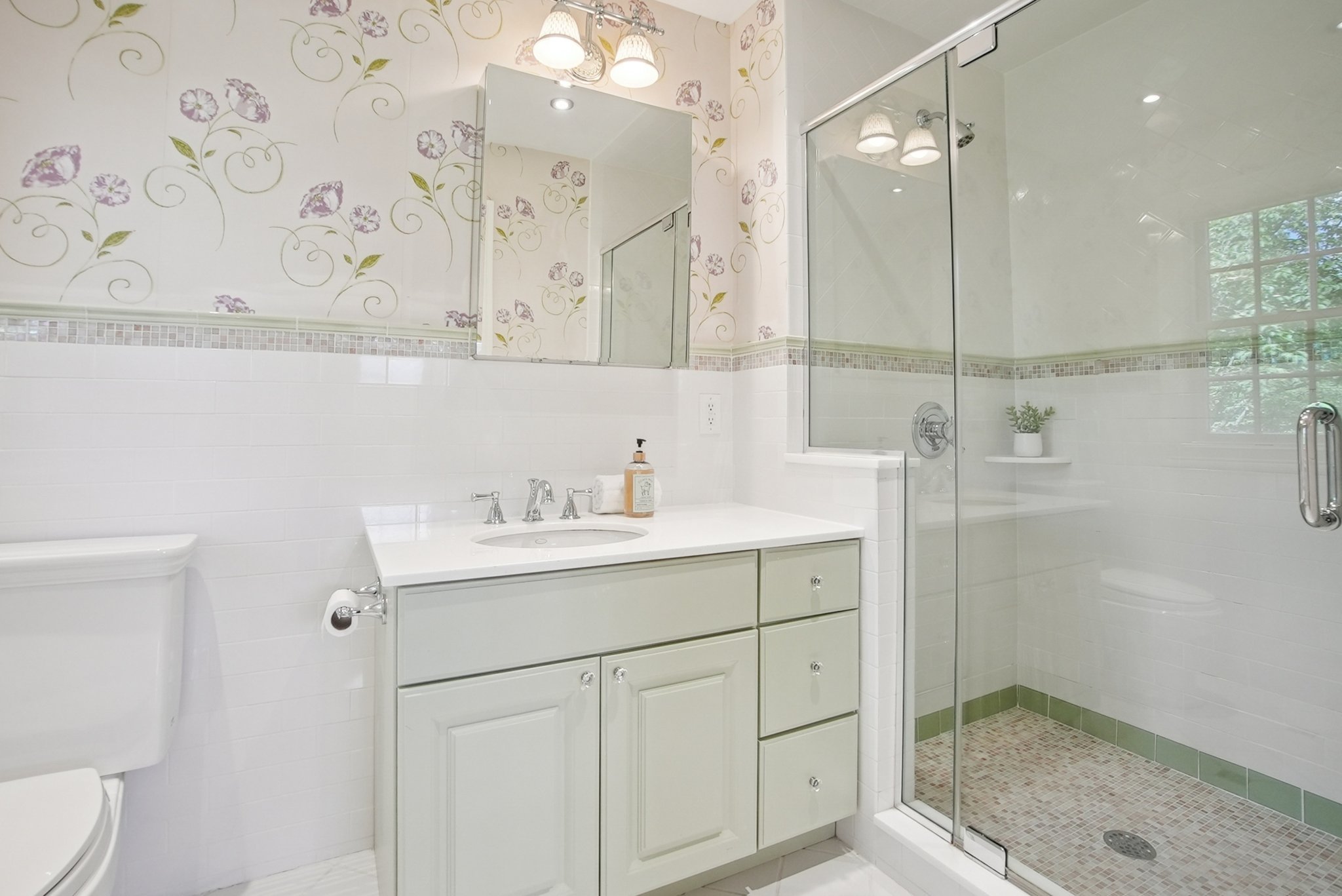 5 Barry Lane, Short Hills - Ensuite Bath