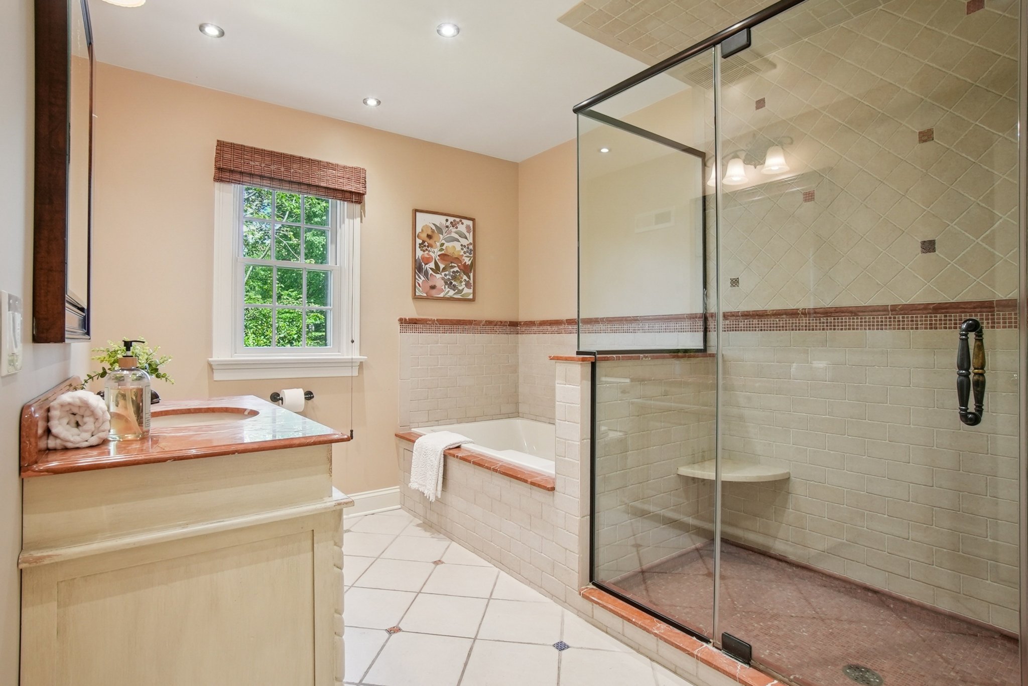 21 5 Barry Lane, Short Hills - Bathroom - The Elizabeth Winterbottom Team.