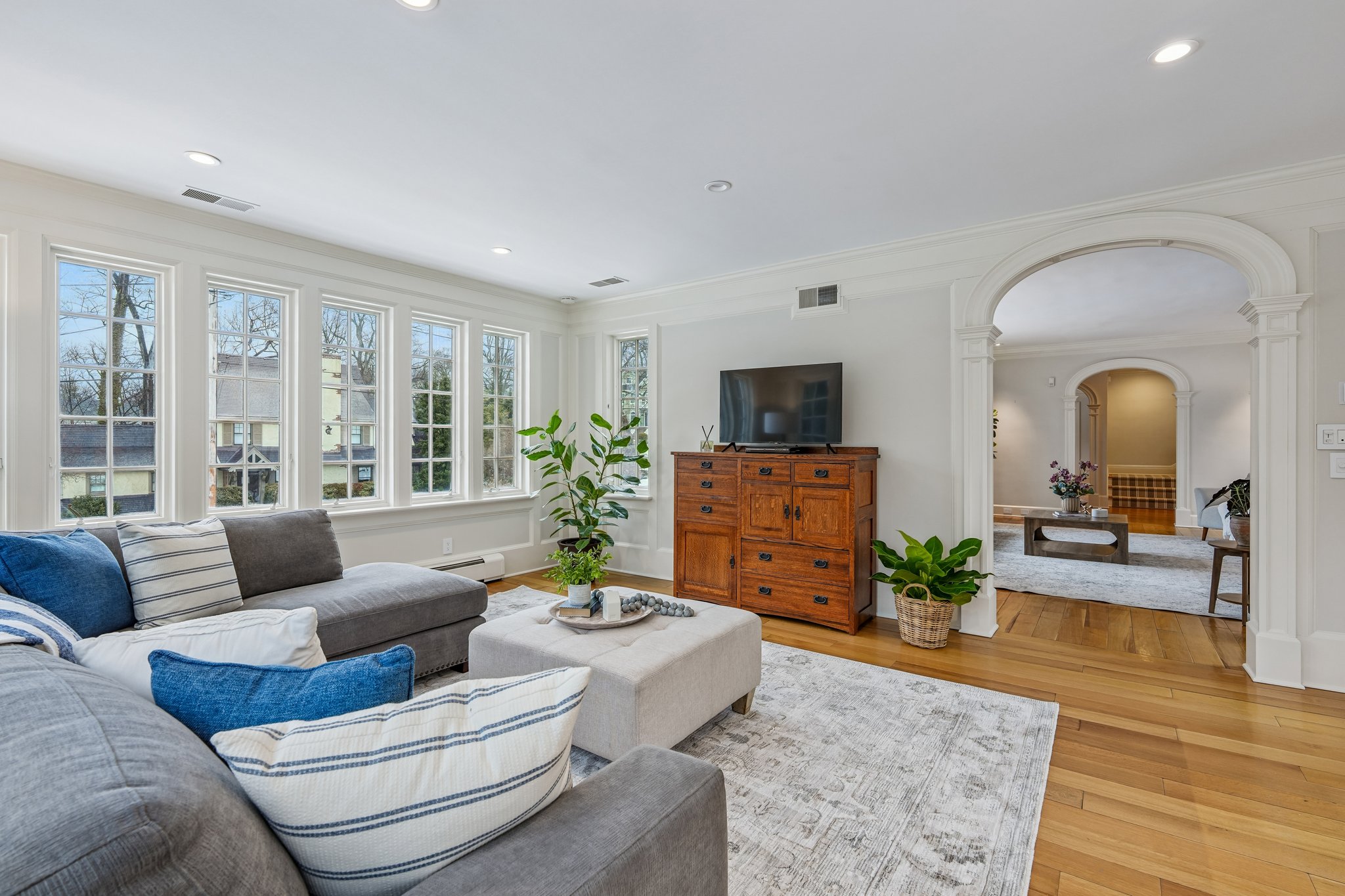 10 55 Oxbow Lane, Summit 0 Sunroom - The Elizabeth Winterbottom Team