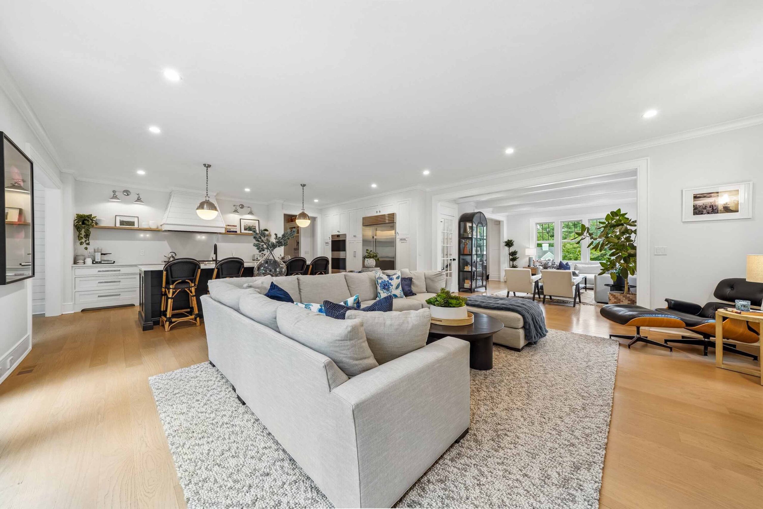 14 23 Woodfield Drive - Family room with easy flow to living room and kitchn- The Elizabeth Winterbottom Team