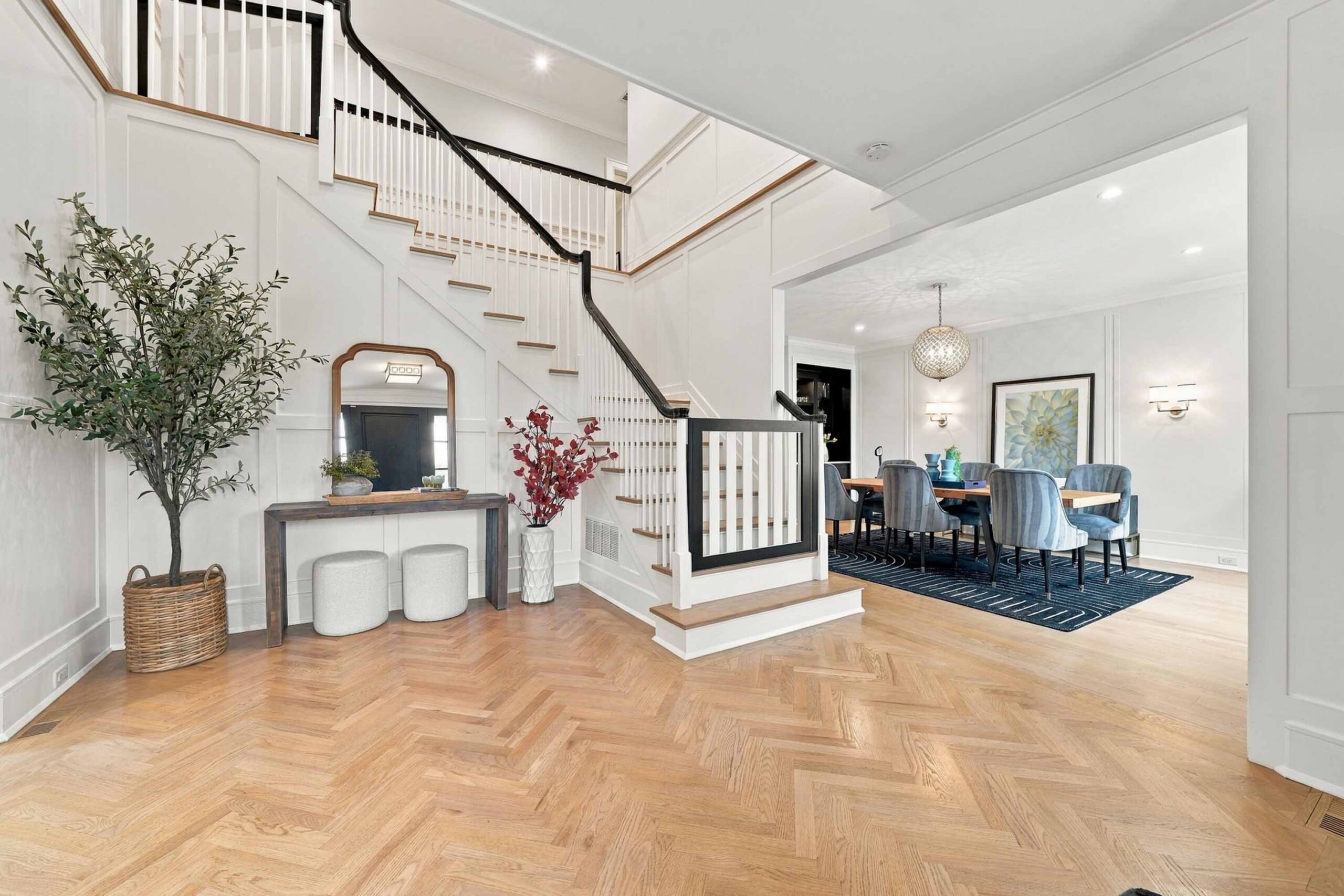 3 23 Woodfield Drive - Grand Foyer