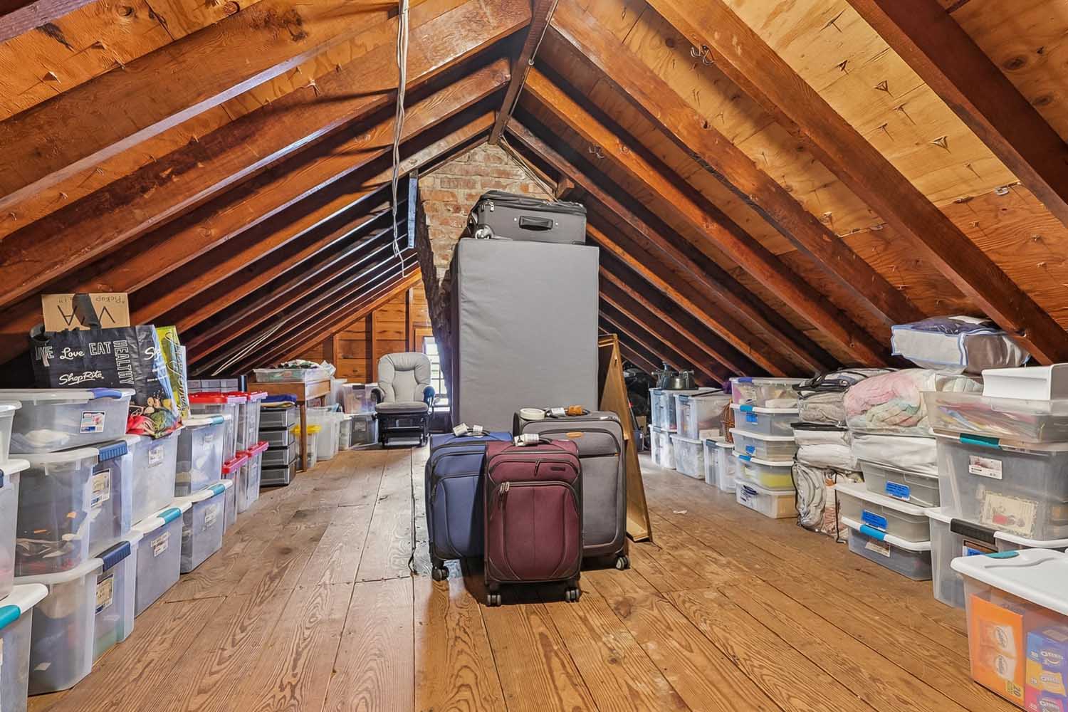 31 60 Wellington Ave - Walk-up attic - potential for office or extra living space - The Elizabeth Winterbottom Team