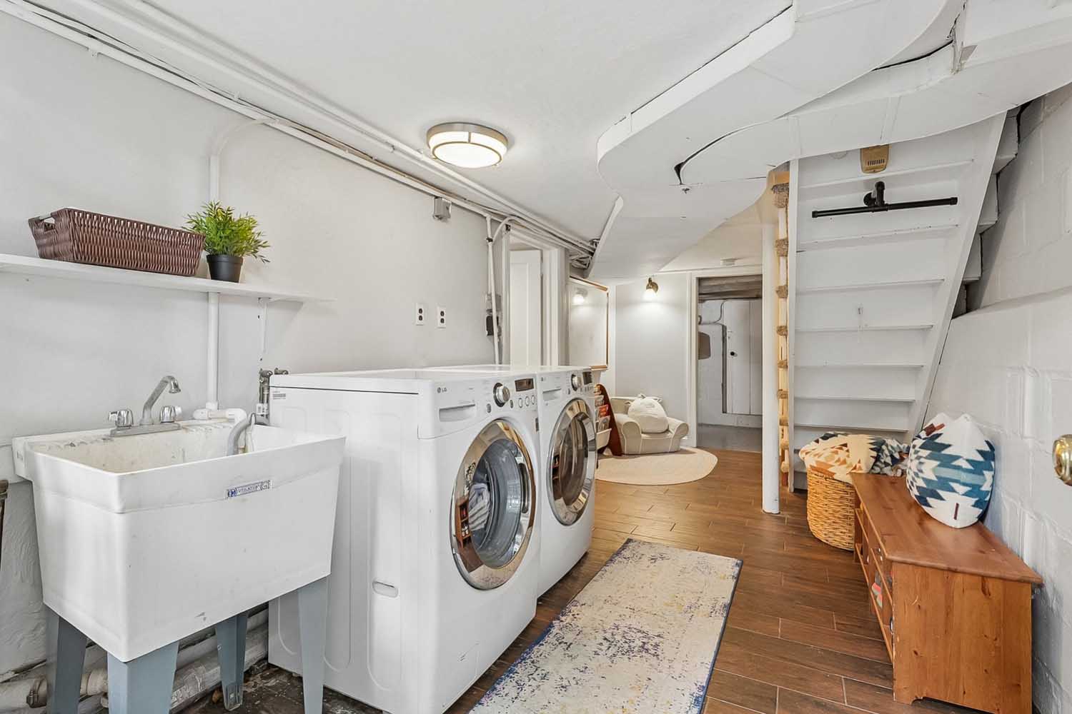32 60 Wellington Ave - Laundry Room - The Elizabeth Winterbottom Team