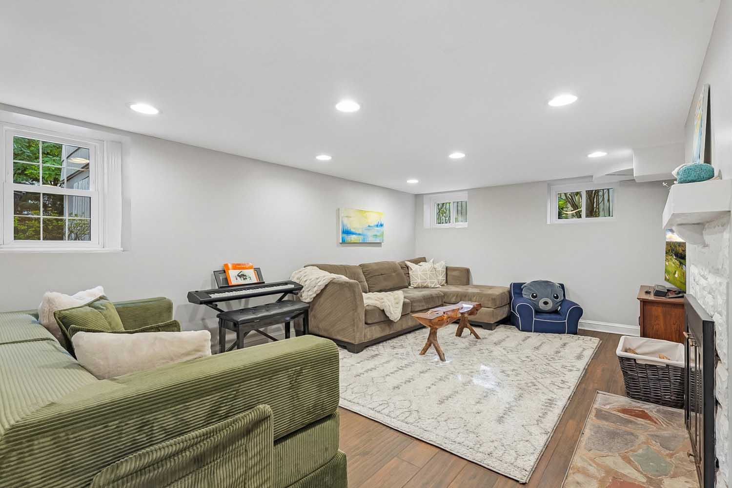 34 60 Wellington Ave - Sunlit lower level rec room - The Elizabeth Winterbottom Team