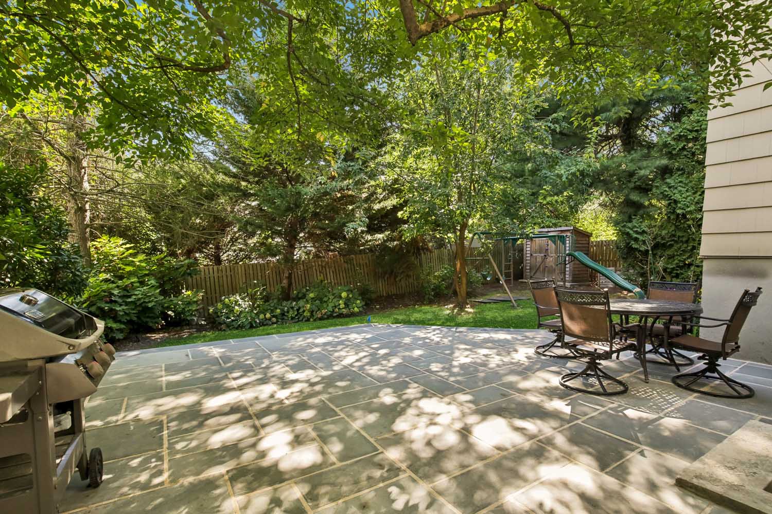 41 60 Wellington Ave - Beautiful new Bluestone patio - The Elizabeth Winterbottom Team