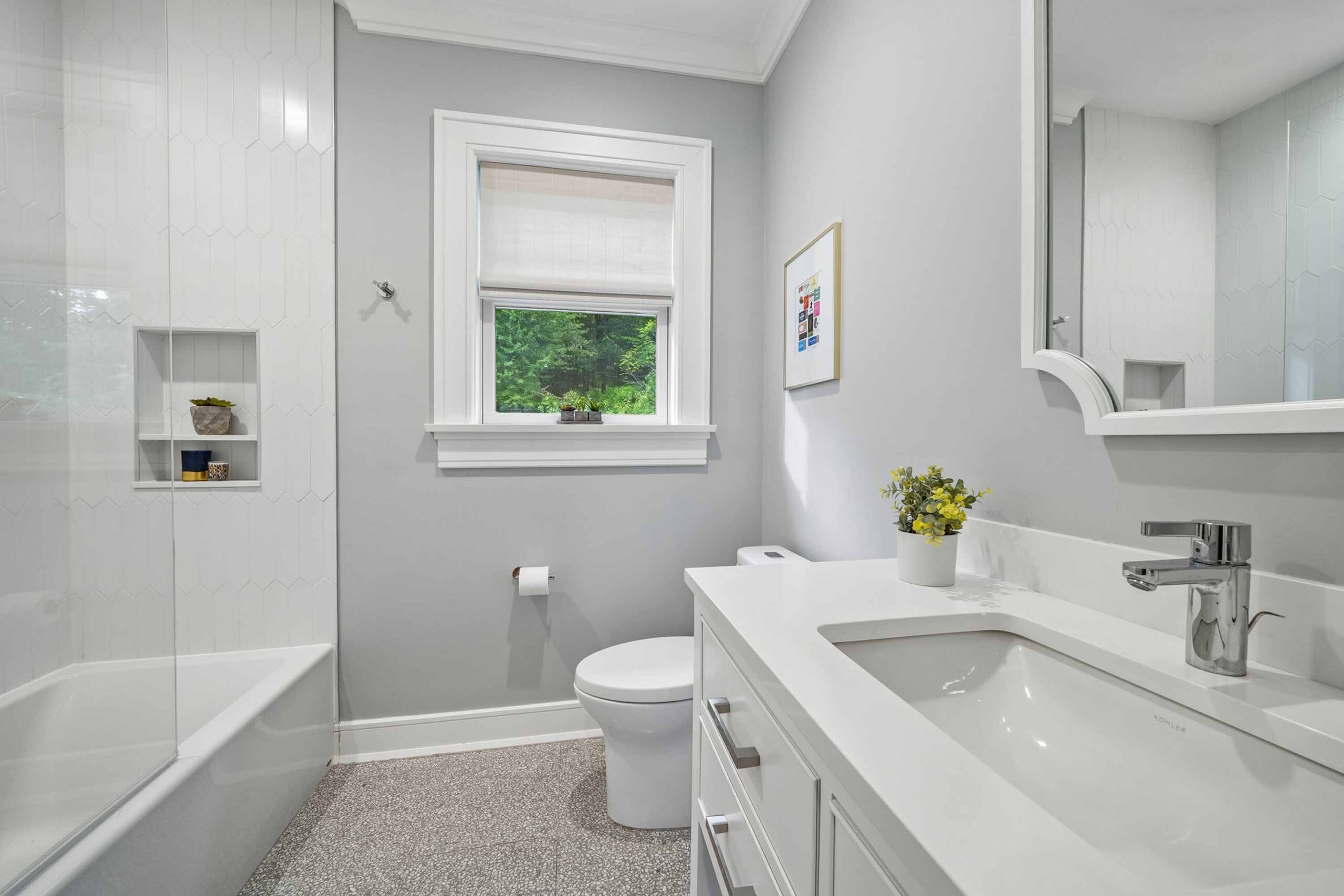 42 23 Woodfield Drive - Ensuite Bathroom - The Elizabeth Winterbottom Team