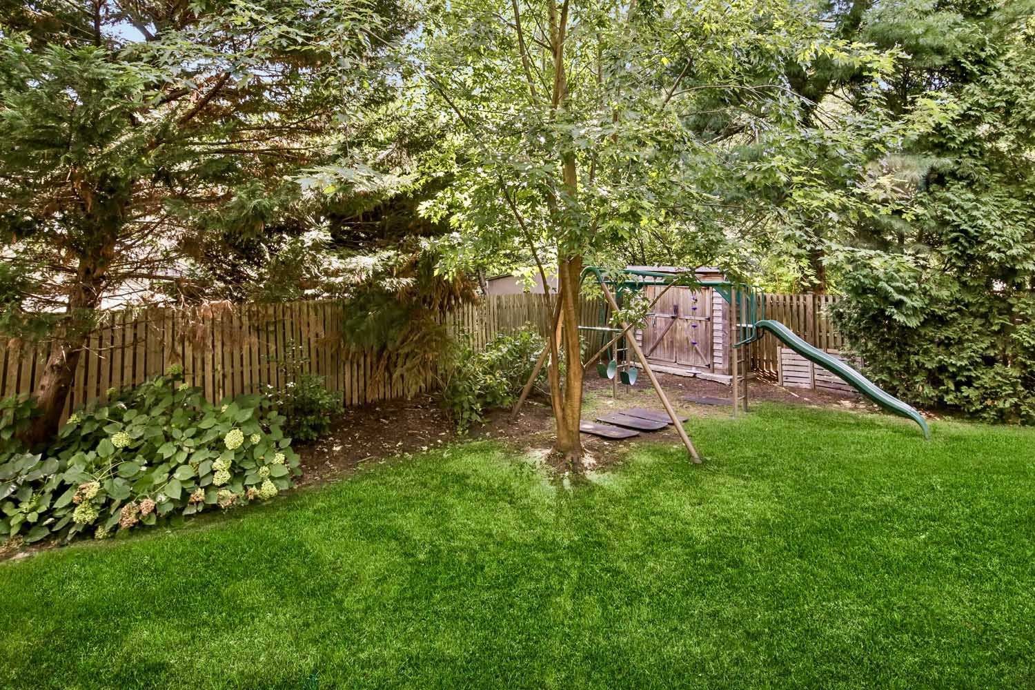 42 60 Wellington Ave - Level backyard with swing set and shed - The Elizabeth Winterbottom Team