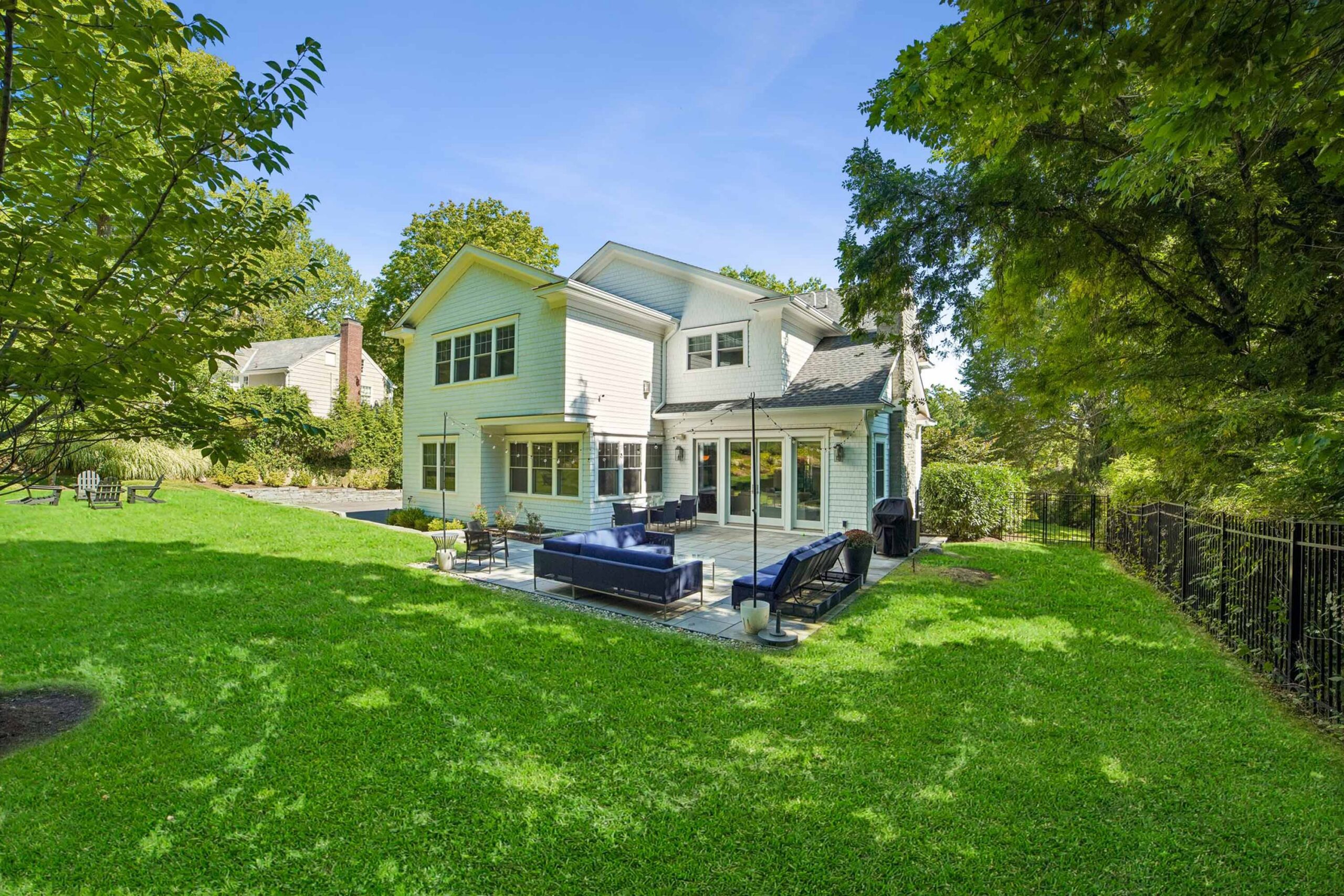 74 23 Woodfield Drive - Backyard - The Elizabeth Winterbottom Team