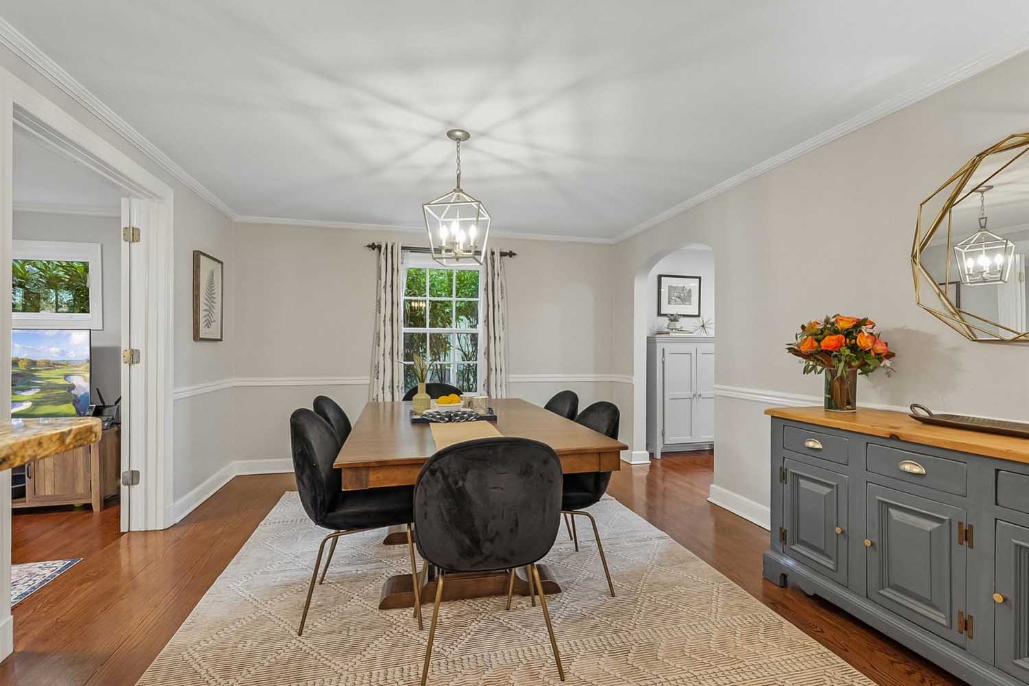 9 60 Wellington Ave - Dining Room - The Elizabeth Winterbottom Team